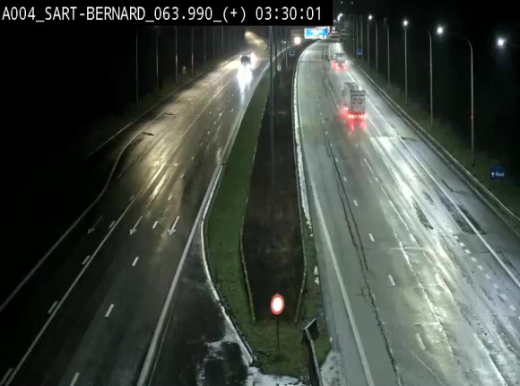Webcam sur l'E411 à hauteur de la jonction avec la N4 à la sortie de Namur. Vue orientée vers Luxembourg