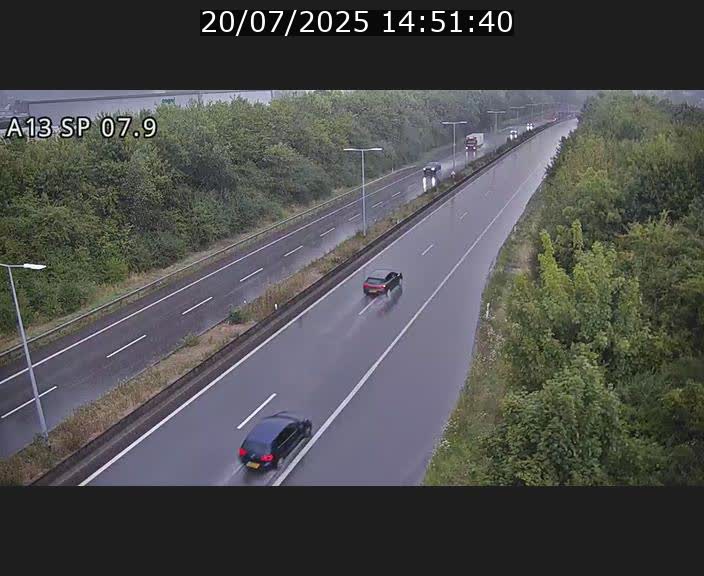 Traffic live webcam Luxembourg Jonction Lankelz - A13 direction Pétange - BK 7.9