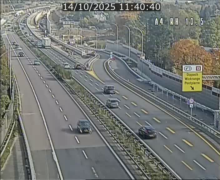 Traffic live webcam Luxembourg Pontpierre - A4 - BK 10.5 - direction Luxembourg