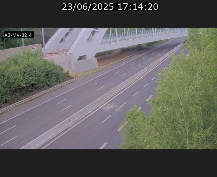 Webcam autoroute de la France (A3) au Luxembourg à Fentange, à proximité de la Croix de Gasperich. Vue orientée vers la Cloche d'Or