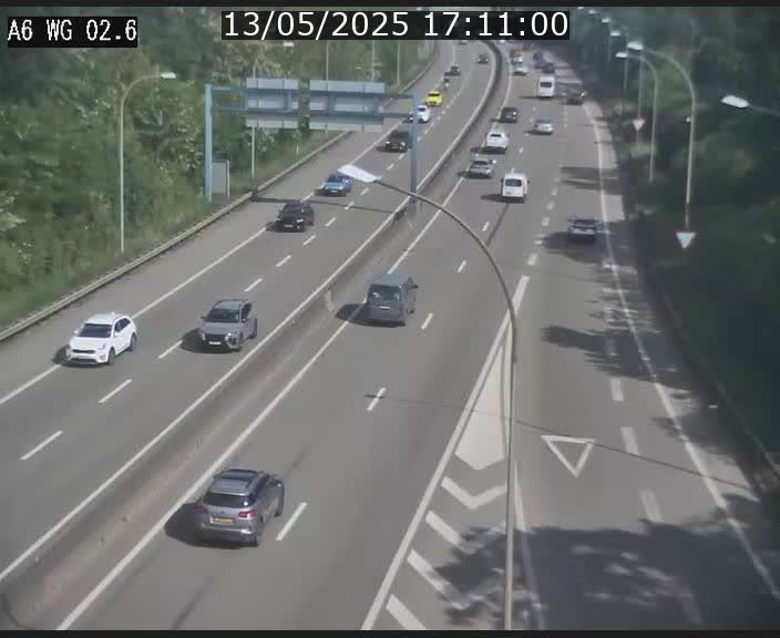 Traffic live webcam Luxembourg Croix de Cessange - A6 - BK 2.6 - direction France/Allemagne