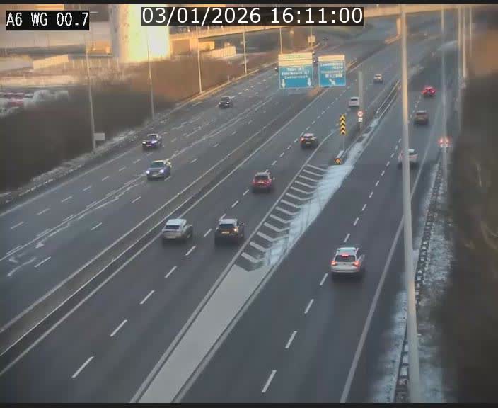 Traffic live webcam Luxembourg Croix de Cessange - A6 - BK 0.7 - direction A3 France