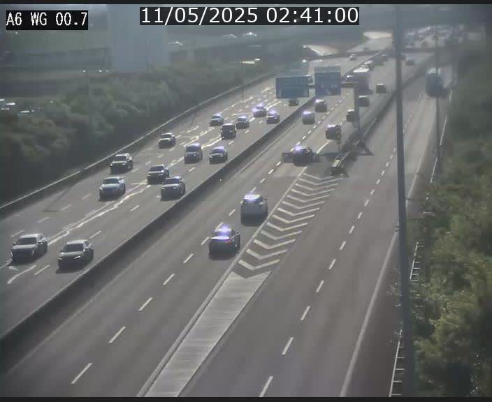 Traffic live webcam Luxembourg Croix de Cessange - A6 - BK 0.7 - direction A3 France