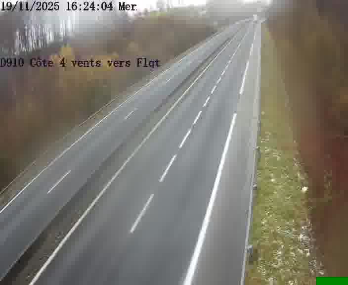 Webcam sur la D910 située dans la Côte des 4 vents. Vue orientée vers le haut de la côte, vers Faulquemont
