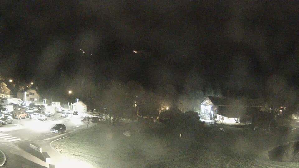 Webcam au niveau de la mairie du village du Bourg d'Oisans, aux pieds de l'Alpe d'Huez et aux portes du parc des Écrins