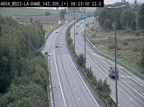 Webcam située entre la sortie 29 Neufchâteau et la jonction avec l'E25 en direction de Liège et Luxembourg