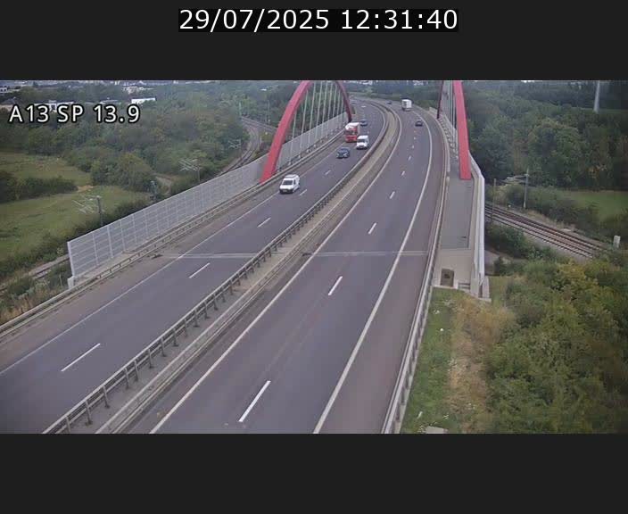 Traffic live webcam Luxembourg Kayl - A13 direction Esch-sur-Alzette/Luxembourg-ville - BK 13.9