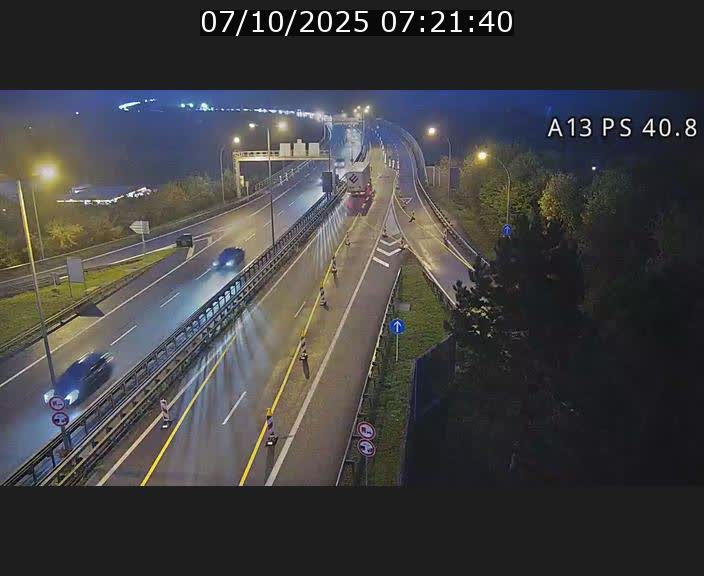 Webcam autoroute A13 à la sortie est du tunnel Markusbierg à Schengen. Vue sur le pont de la Moselle, vers l'Allemagne