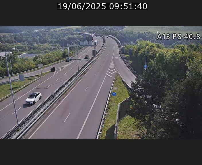 Webcam autoroute A13 à la sortie est du tunnel Markusbierg à Schengen. Vue sur le pont de la Moselle, vers l'Allemagne