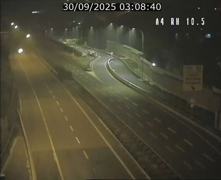 Traffic live webcam Luxembourg Pontpierre - A4 - BK 10.5 - direction Luxembourg