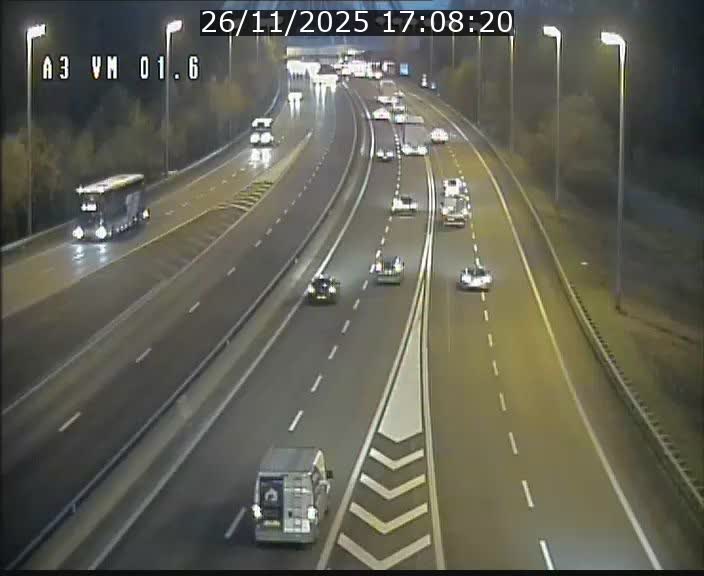 Traffic live webcam Luxembourg - Croix de Gasperich - A3 - BK 1.6 - direction France/Aire de Berchem