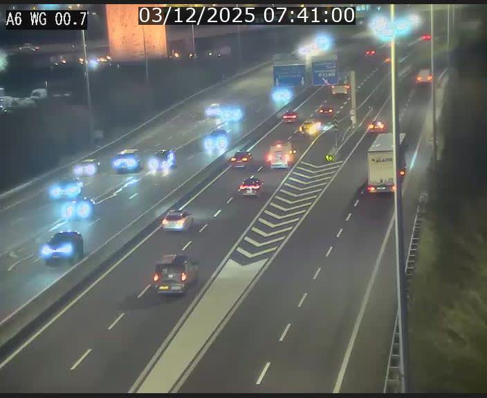 Traffic live webcam Luxembourg Croix de Cessange - A6 - BK 0.7 - direction A3 France