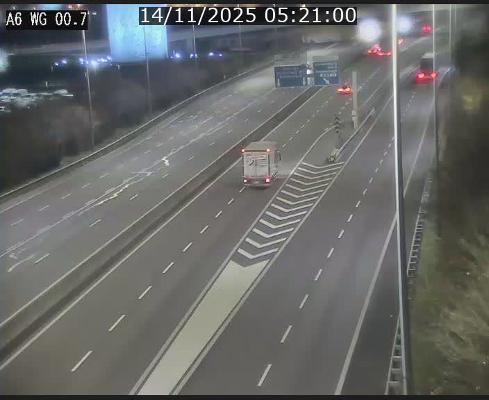 Traffic live webcam Luxembourg Croix de Cessange - A6 - BK 0.7 - direction A3 France