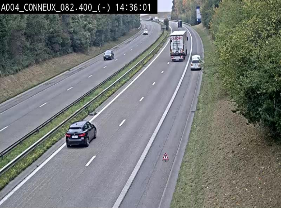 Webcam sur l'E411 avant les sorties 20 menant à Ciney, Dinant et Achêne. Vue orientée vers Namur