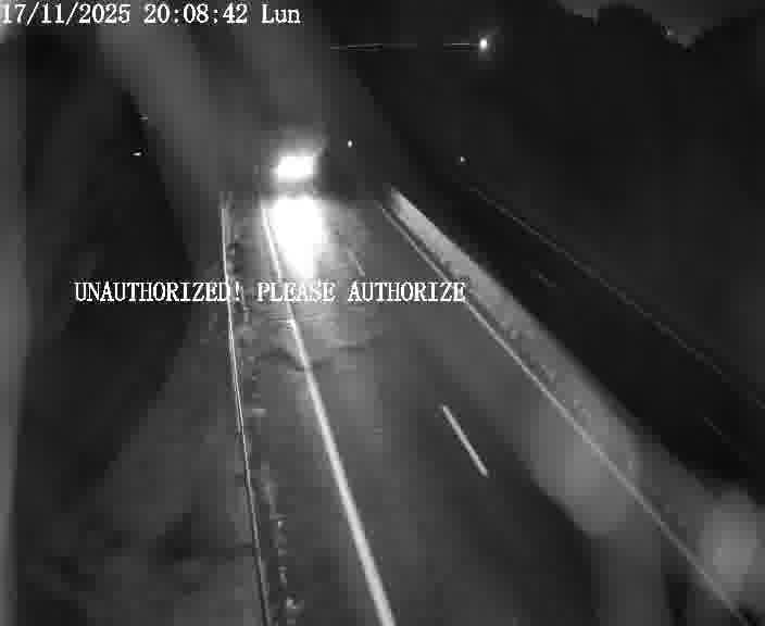 Webcam sur la D910 située dans la Côte des 4 vents. Vue orientée vers le bas, vers Saint-Avold.