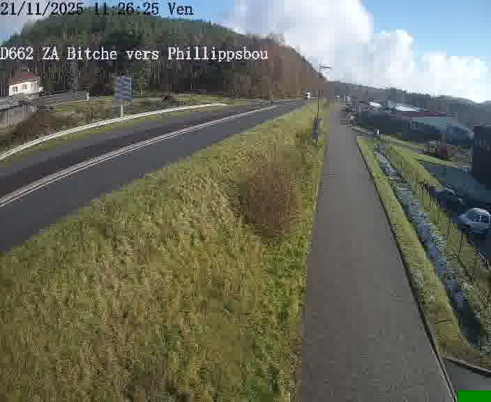 Caméra de trafic sur D662 (France) à Bitche, orientée vers Phillippsbourg, permettant d’évaluer fluidité, incidents et densité automobile.