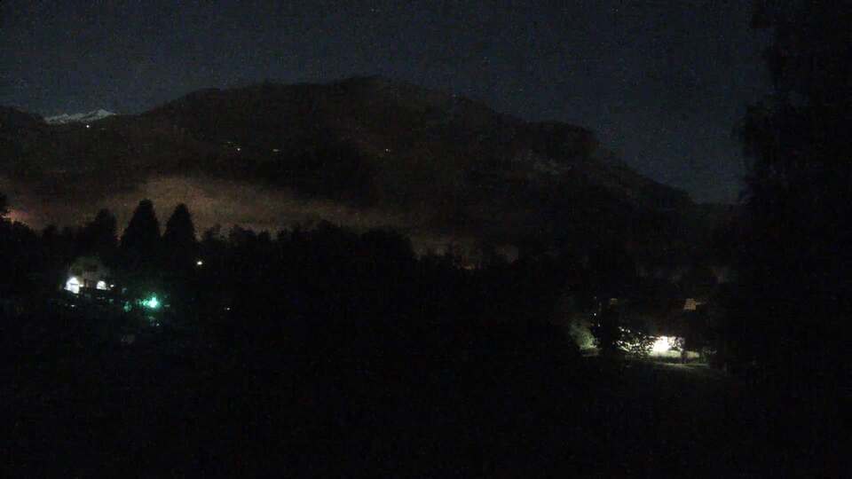 Webcam au niveau de la mairie du village du Bourg d'Oisans, aux pieds de l'Alpe d'Huez et aux portes du parc des Écrins