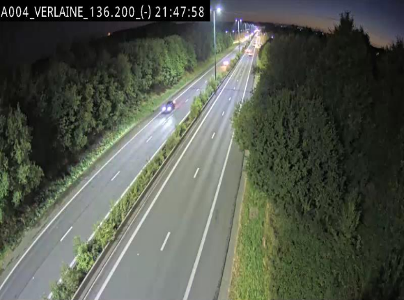 Webcam sur l'E411 à hauteur du pont surplombant la N40, à proximité de la sortie 26 Verlaine - Libramont-Chevigny. Vue orientée vers Namur