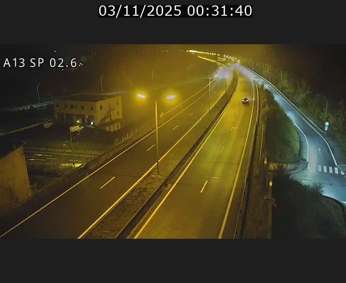 Traffic live webcam Luxembourg Sanem - A13 direction Pétange - BK 2.6