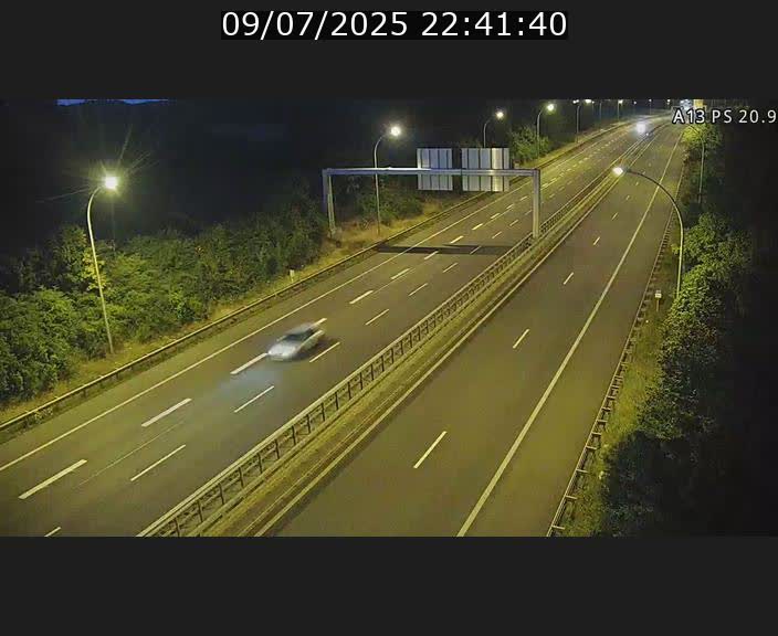 Traffic live webcam Luxembourg Croix de Bettembourg, rond-point d'Hellange - A13 direction Allemagne - BK 20.9