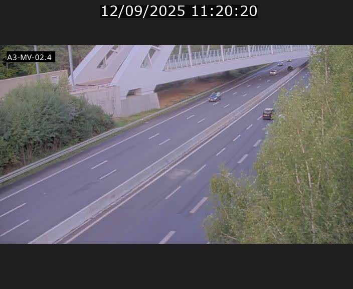 Webcam autoroute de la France (A3) au Luxembourg à Fentange, à proximité de la Croix de Gasperich. Vue orientée vers la Cloche d'Or
