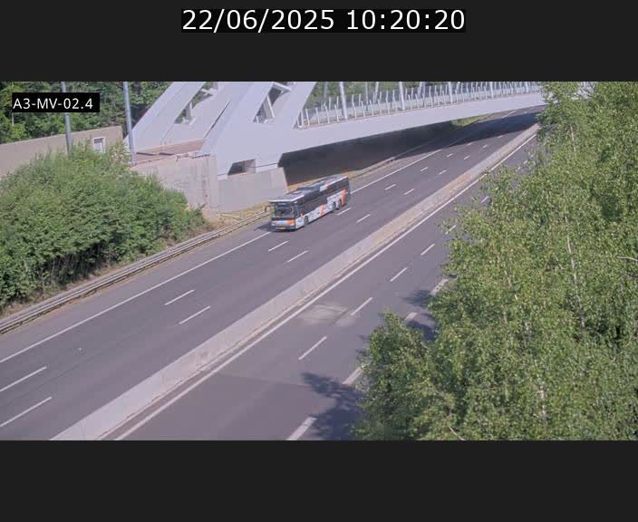 Webcam autoroute de la France (A3) au Luxembourg à Fentange, à proximité de la Croix de Gasperich. Vue orientée vers la Cloche d'Or