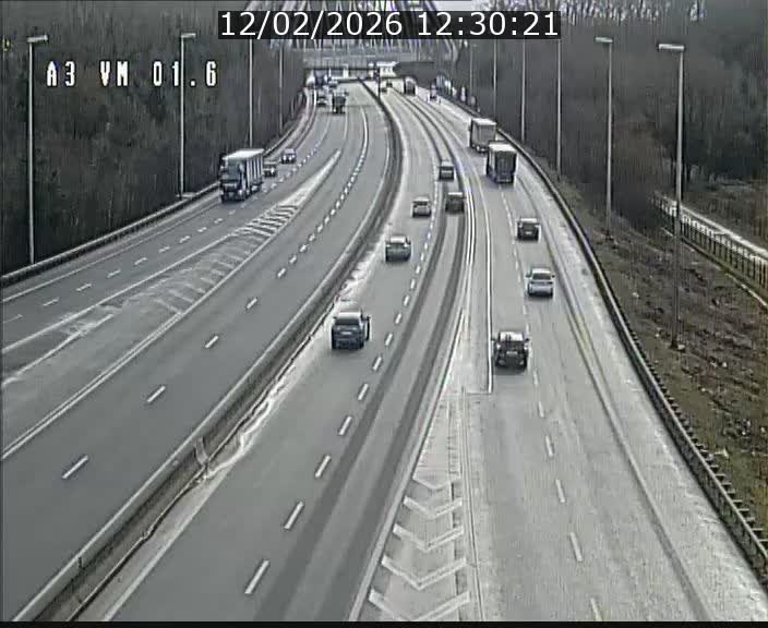 Traffic live webcam Luxembourg - Croix de Gasperich - A3 - BK 1.6 - direction France/Aire de Berchem