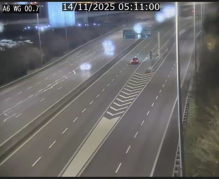 Traffic live webcam Luxembourg Croix de Cessange - A6 - BK 0.7 - direction A3 France