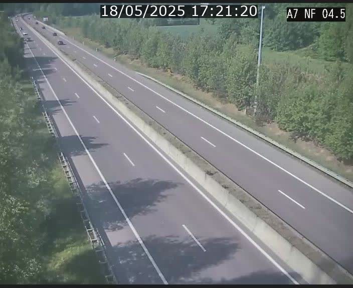 Caméra autoroute Luxembourg A7 - Passage à gibier Rëngelbour - direction Tunnel Grouft