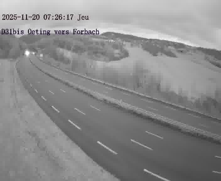 Caméra routière située sur D31bis (France) à Oeting, orientée vers Forbach, surveillant en continu la circulation locale et régionale.