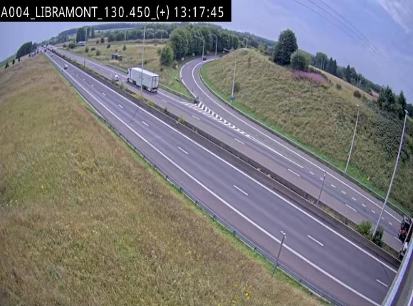 Webcam à Libramont sur l'E411 à la jonction avec la N89 menant vers Bouillon et la France. Vue orientée vers Arlon