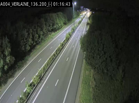 Webcam sur l'E411 à hauteur du pont surplombant la N40, à proximité de la sortie 26 Verlaine - Libramont-Chevigny. Vue orientée vers Namur