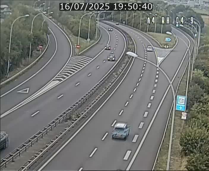 Traffic live webcam Luxembourg Leudelange - A4 - BK 4.9 - direction Luxembourg