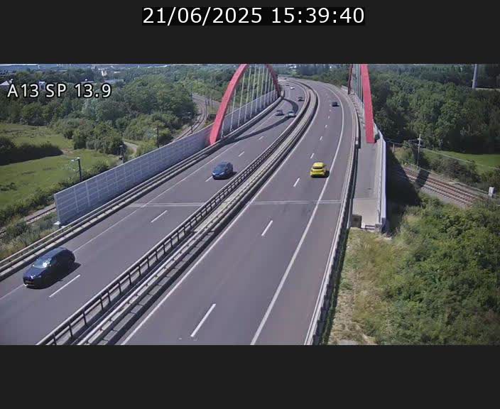 Traffic live webcam Luxembourg Kayl - A13 direction Esch-sur-Alzette/Luxembourg-ville - BK 13.9