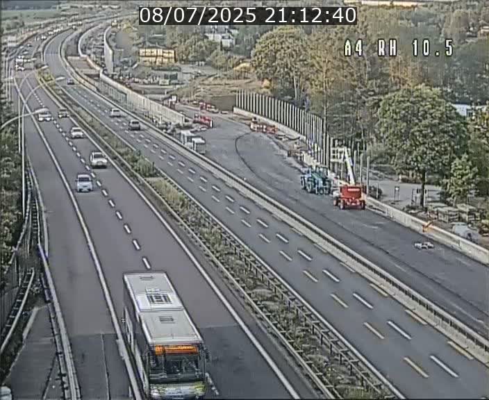 Traffic live webcam Luxembourg Pontpierre - A4 - BK 10.5 - direction Luxembourg