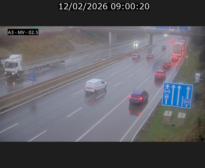 Webcam autoroute A3 au Luxembourg à proximité de la Croix de Gasperich. Vue orientée vers Luxembourg