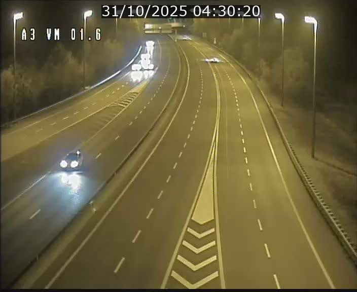 Traffic live webcam Luxembourg - Croix de Gasperich - A3 - BK 1.6 - direction France/Aire de Berchem
