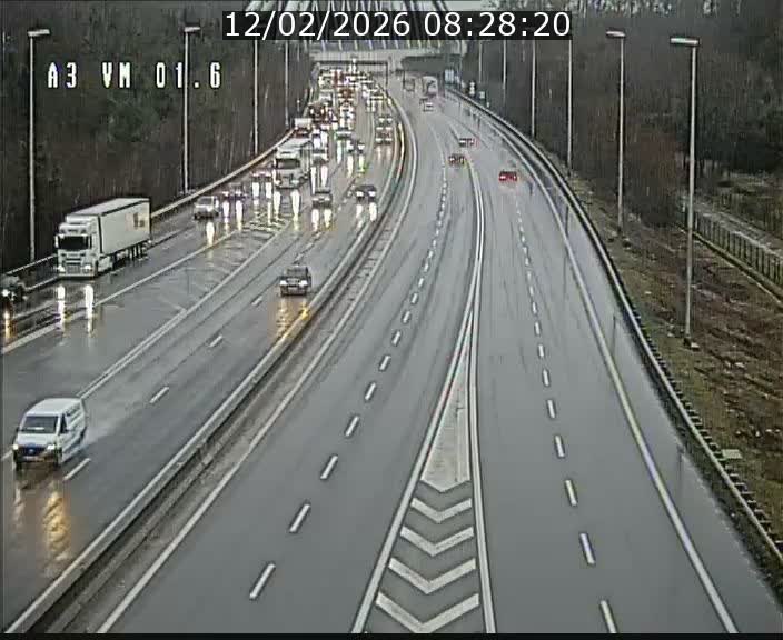 Traffic live webcam Luxembourg - Croix de Gasperich - A3 - BK 1.6 - direction France/Aire de Berchem