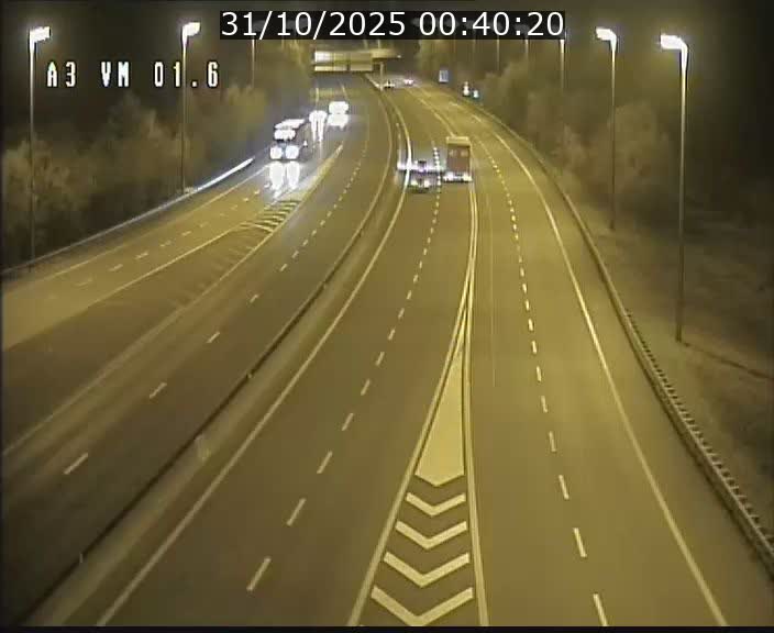 Traffic live webcam Luxembourg - Croix de Gasperich - A3 - BK 1.6 - direction France/Aire de Berchem