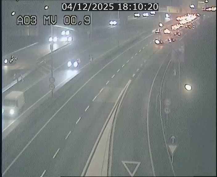 Traffic live webcam Luxembourg Croix de Gasperich - A3 - BK 0.4 - direction Luxembourg