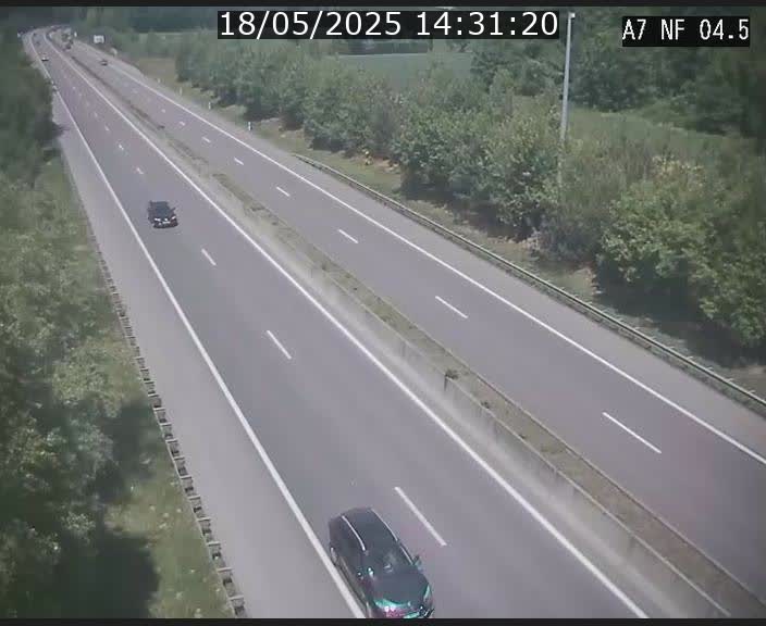 Caméra autoroute Luxembourg A7 - Passage à gibier Rëngelbour - direction Tunnel Grouft