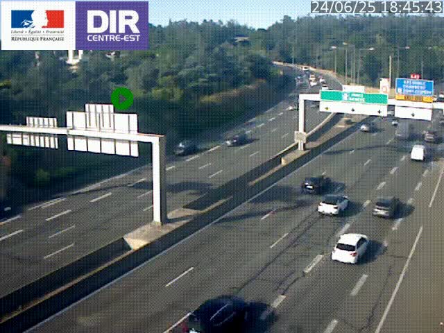 Caméra de circulation routière sur le boulevard périphérique Laurent Bonnevay de Lyon (D383) à hauteur de Bron, avant la jonction avec l'A43. Vue orientée vers l'échangeur