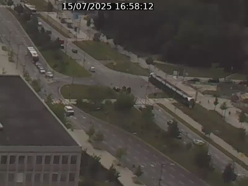 Webcam sur l'avenue John Fitzgerald Kennedy (N51) avec vue sur le Pont rouge (Pont Grande Duchesse Charlotte), l'arrêt Pfaffenthal et l'entrée du quartier Kirchberg