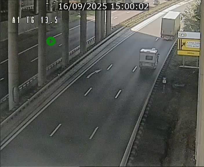 Traffic live webcam Luxembourg Senningen - A1 direction Luxembourg - BK 13.5