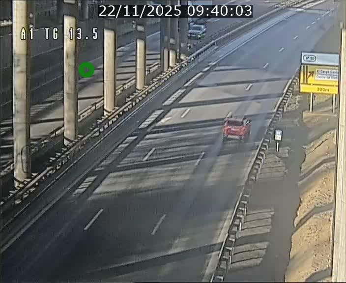 Traffic live webcam Luxembourg Senningen - A1 direction Luxembourg - BK 13.5