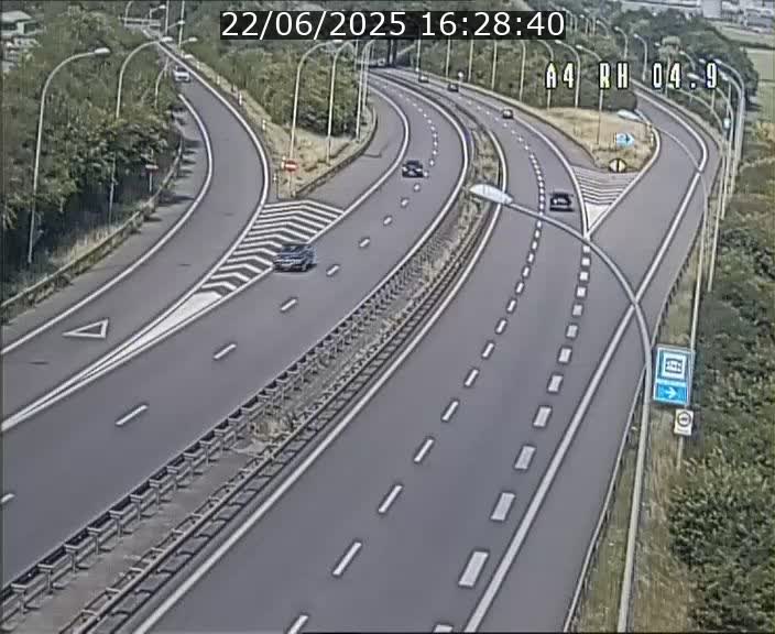 Traffic live webcam Luxembourg Leudelange - A4 - BK 4.9 - direction Luxembourg