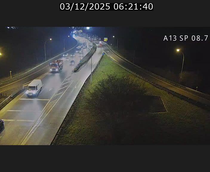 Traffic live webcam Luxembourg Jonction Lankelz - A13 direction Pétange - BK 8.7 