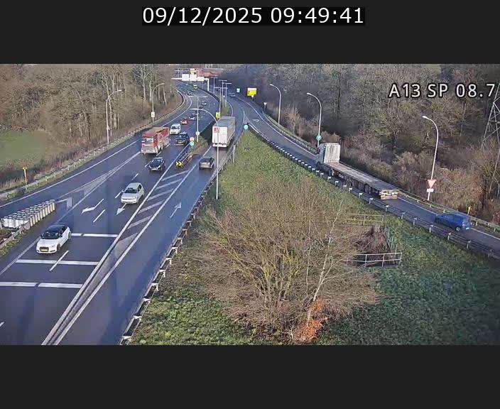 Traffic live webcam Luxembourg Jonction Lankelz - A13 direction Pétange - BK 8.7 