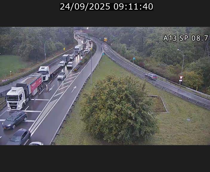 Traffic live webcam Luxembourg Jonction Lankelz - A13 direction Pétange - BK 8.7 
