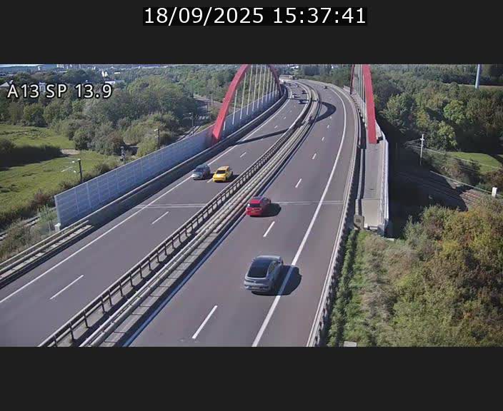 Traffic live webcam Luxembourg Kayl - A13 direction Esch-sur-Alzette/Luxembourg-ville - BK 13.9